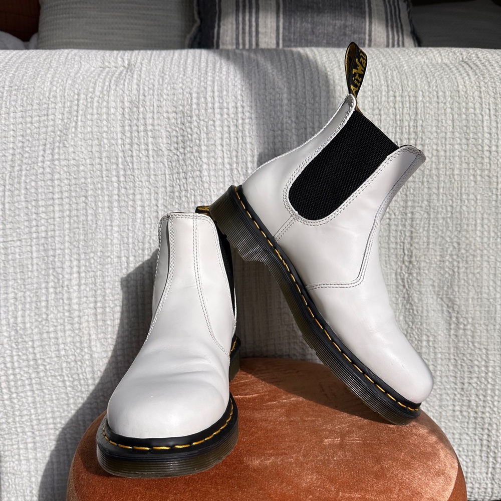 Dr. Martens 2976 Chelsea Boot in White Smooth Leather